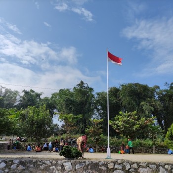 Menanamkan Sikap Gotong Royong Melalui Kegiatan Ekstrakuriku